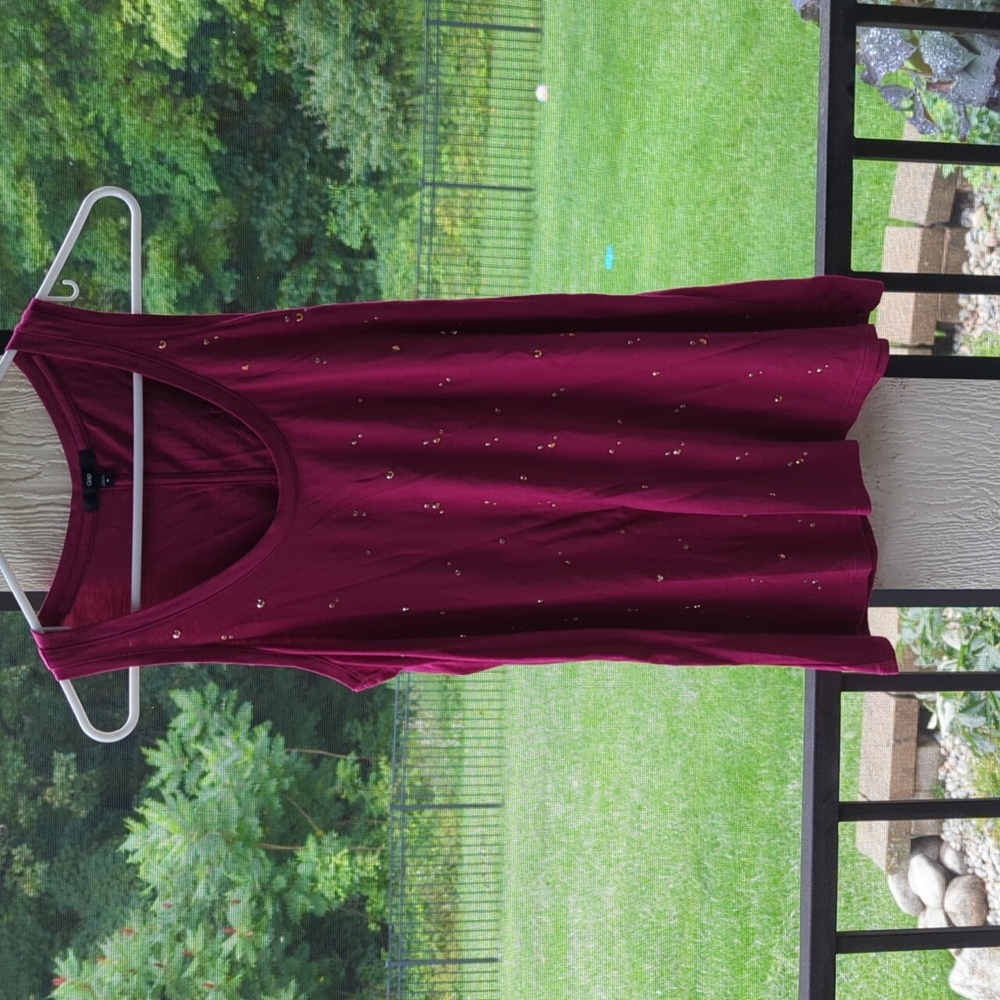 NWOT Gap berry color tank with gold bling women's size medium